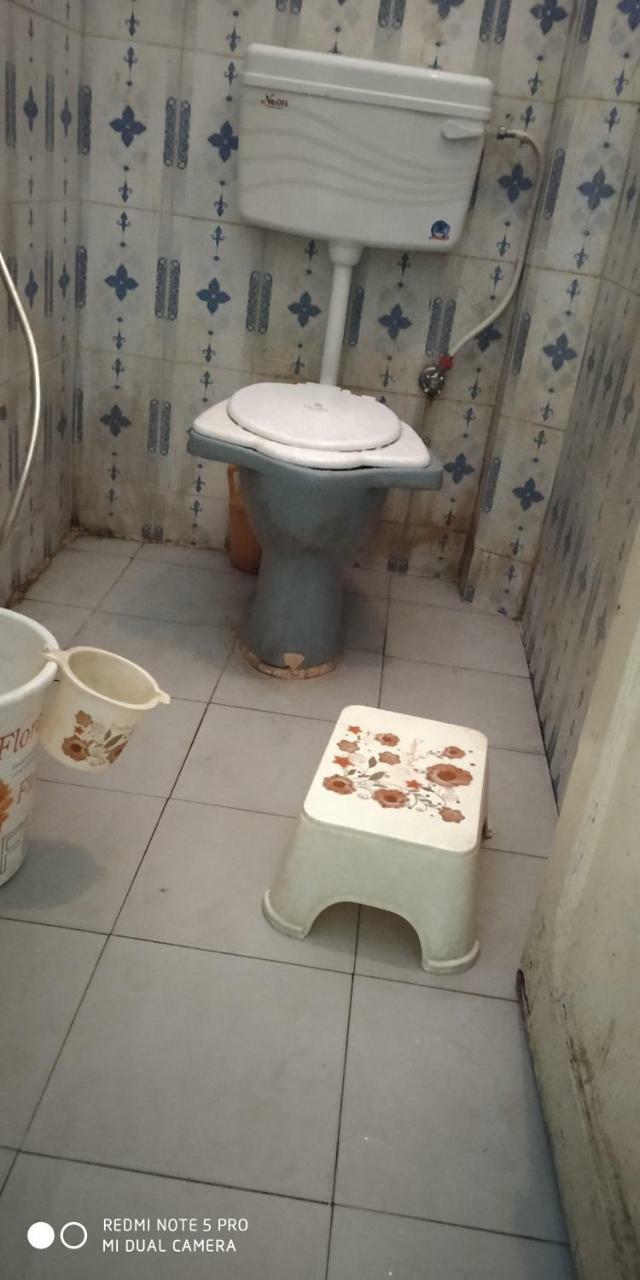 أحمد أباد Hotel Uttam Nivas المظهر الخارجي الصورة